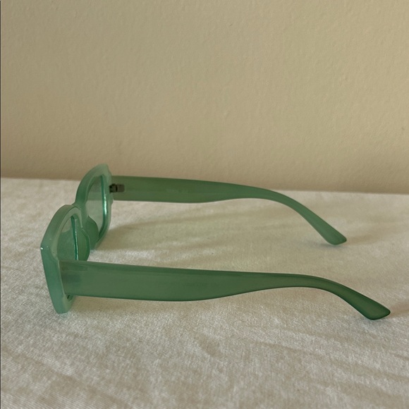 3/$10 Stylish Green Sunglasses - Picture 3 of 5